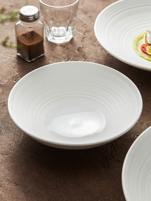 Ripple-Texture Wide-Rim Ceramic Bowl – Fine Dining Serving Bowl |